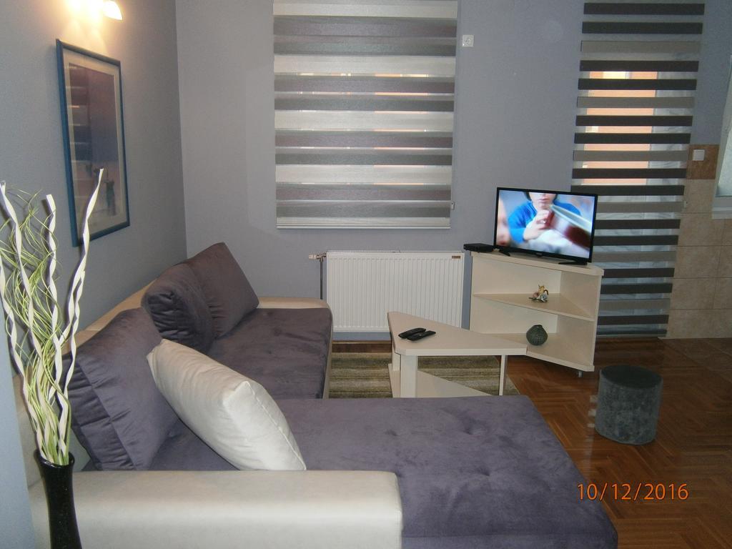 Apartment Azzuro Novi Sad Dış mekan fotoğraf